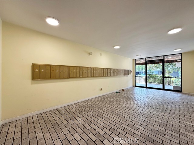 Detail Gallery Image 28 of 31 For 424 S Westmoreland Ave #306,  Los Angeles,  CA 90020 - 2 Beds | 2 Baths