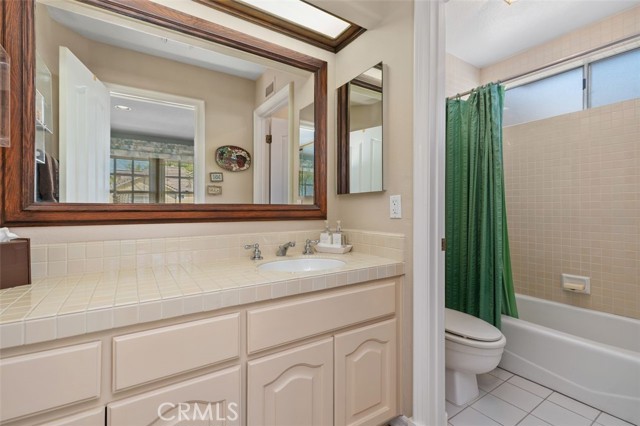 6260 Napoli Court, Long Beach CA: https://media.crmls.org/medias/dda3e5a3-c6ff-4334-828f-760fcbd227e5.jpg