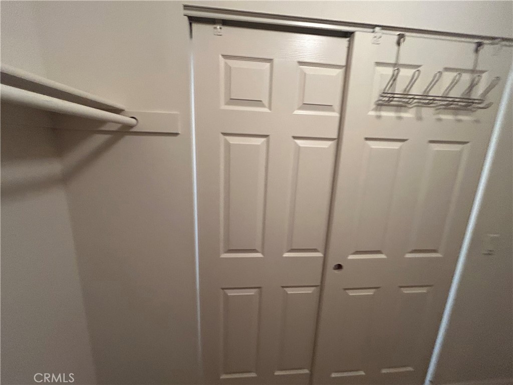 https://media.crmls.org/medias/dda4f900-cef7-4c4e-a9d9-152d99ddd313.jpg?preset=X-Large