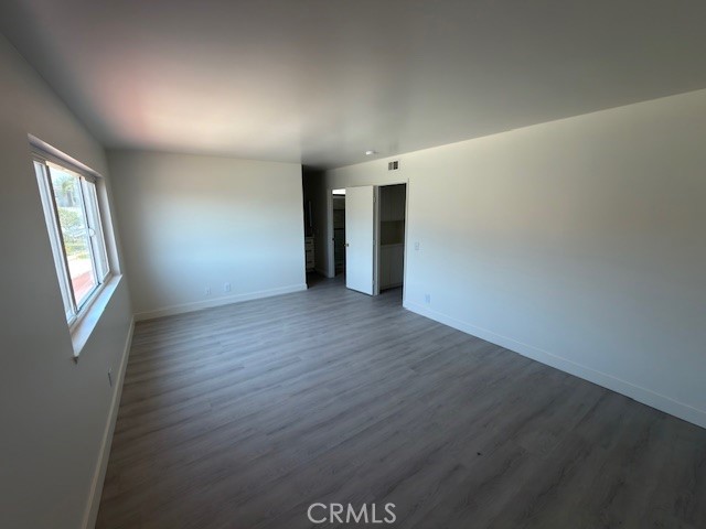 https://media.crmls.org/medias/dda54432-96fb-4ffe-96ce-5b9601914913.jpg?preset=X-Large