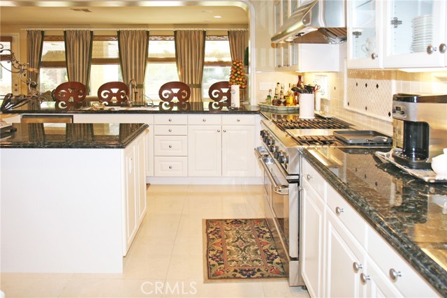 6386 Silent Harbor Drive, Huntington Beach CA: https://media.crmls.org/medias/dda57db5-ee0e-4ef9-ad3f-4edd2dce13d9.jpg