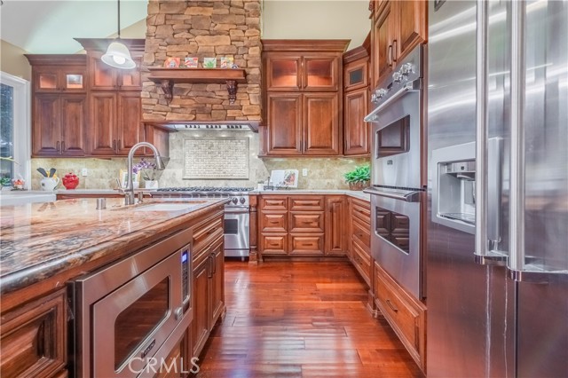369 Ashbury Lane, Upland CA: https://media.crmls.org/medias/dda612e2-e965-4c2b-8d61-46441662e5bb.jpg