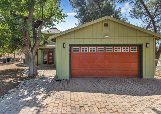 Detail Gallery Image 2 of 44 For 11101 Spanish Hills Dr, Corona,  CA 92883 - 3 Beds | 2 Baths