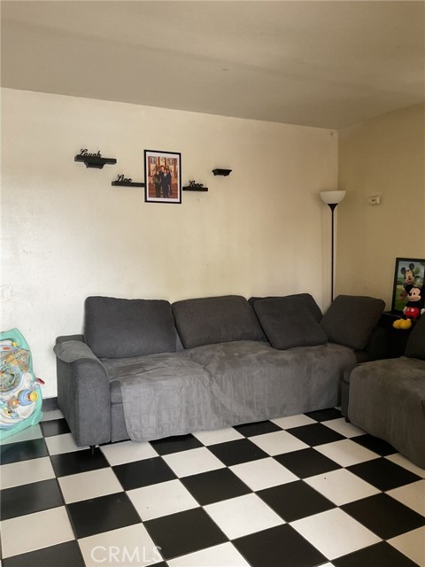 4465 Lovett Street, Commerce CA: https://media.crmls.org/medias/dda6a2c4-62ee-4976-8b2f-58354104aa2b.jpg