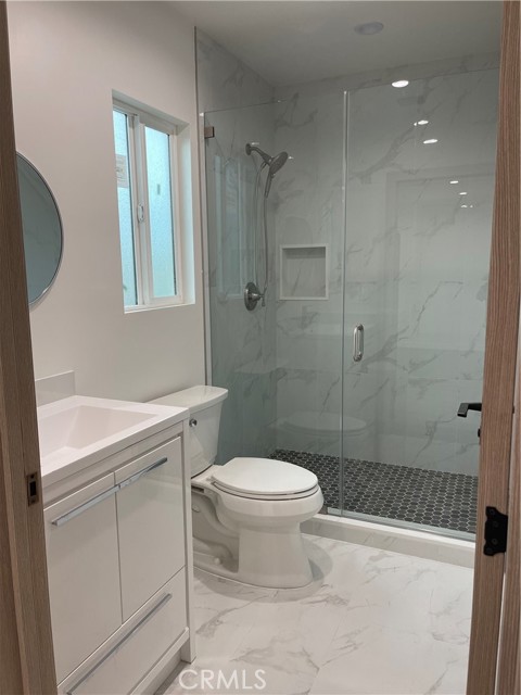 10941 Oro Vista Avenue, Sunland CA: https://media.crmls.org/medias/dda80948-5db2-43db-8548-7498b44d31a1.jpg