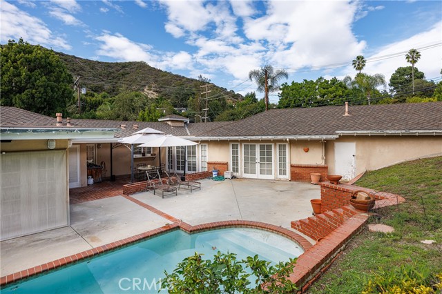 Detail Gallery Image 33 of 38 For 2072 Coldwater Canyon, Beverly Hills,  CA 90210 - 4 Beds | 4/1 Baths