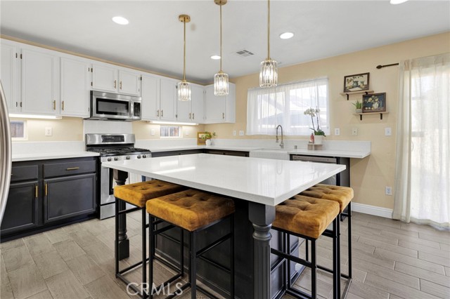 Detail Gallery Image 15 of 55 For 13498 Bentwood, Hesperia,  CA 92344 - 4 Beds | 3 Baths