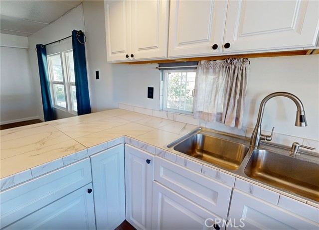 Detail Gallery Image 4 of 7 For 9847 Cedar Ave, Bloomington,  CA 92316 - 2 Beds | 1 Baths