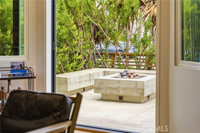 Detail Gallery Image 10 of 47 For 220 Detroit Ave, Huntington Beach,  CA 92648 - 3 Beds | 2/1 Baths