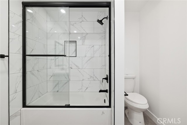 17000 Burbank Boulevard, Encino CA: https://media.crmls.org/medias/ddaba057-af56-4e5d-927d-0cbb6a2e7811.jpg