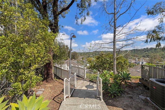 Detail Gallery Image 20 of 22 For 407 San Nicholas Ct, Laguna Beach,  CA 92651 - 2 Beds | 2/1 Baths