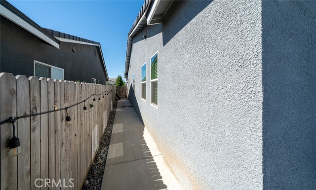 825 Spring W Street, Madera CA: https://media.crmls.org/medias/ddac7d84-3379-4096-ad89-3e375f60ff73.jpg