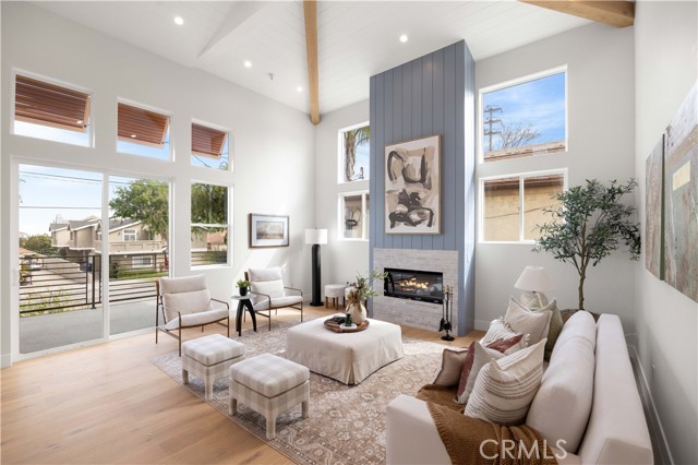 Detail Gallery Image 6 of 43 For 2018 Grant Ave a,  Redondo Beach,  CA 90278 - 4 Beds | 5 Baths