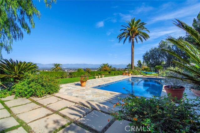 Detail Gallery Image 58 of 73 For 18933 La Montana Pl, Tarzana,  CA 91356 - 7 Beds | 6/1 Baths