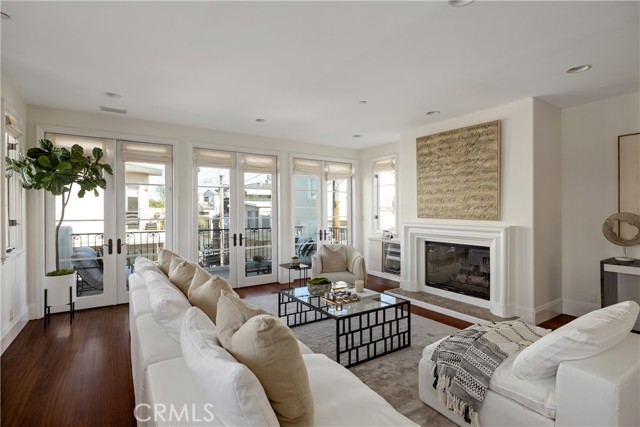 2211 Vista Drive, Manhattan Beach, California 90266, 3 Bedrooms Bedrooms, ,3 BathroomsBathrooms,Residential,Sold,Vista,SB21197291