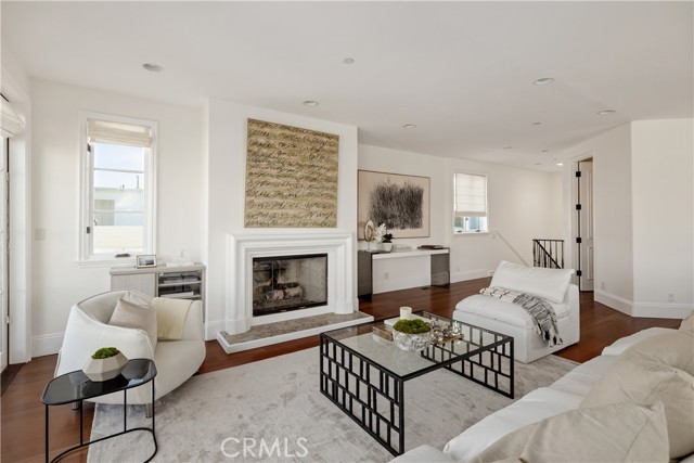2211 Vista Drive, Manhattan Beach, California 90266, 3 Bedrooms Bedrooms, ,3 BathroomsBathrooms,Residential,Sold,Vista,SB21197291
