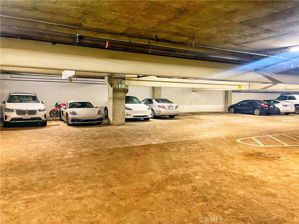 https://media.crmls.org/medias/ddb2a228-31e3-44a8-8f7c-852b568da841.jpg?preset=X-Large