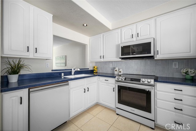 Detail Gallery Image 12 of 30 For 25885 Trabuco Rd #14,  Lake Forest,  CA 92630 - 2 Beds | 1/1 Baths