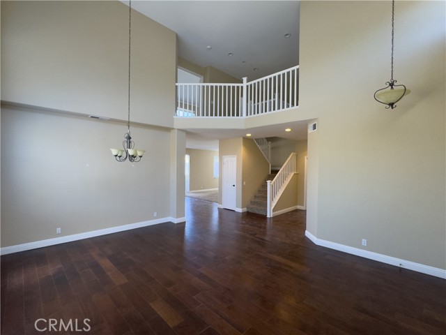 Detail Gallery Image 4 of 40 For 1067 Winthrop Dr, Corona,  CA 92882 - 4 Beds | 3 Baths