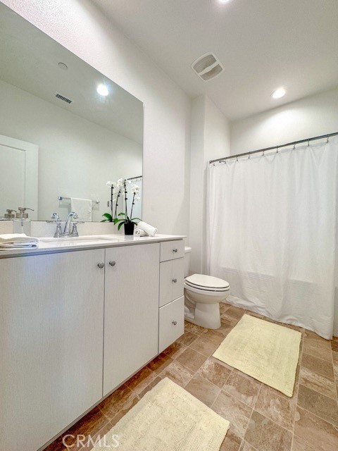 Detail Gallery Image 16 of 59 For 45540 Calle Luna, Temecula,  CA 92592 - 3 Beds | 2/1 Baths
