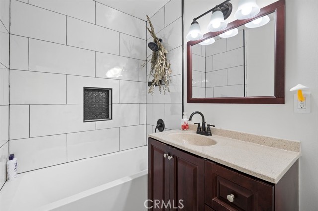 805 S Plymouth Place, Anaheim CA: https://media.crmls.org/medias/ddb3f967-e237-46e8-8121-2b8f7e10abe8.jpg