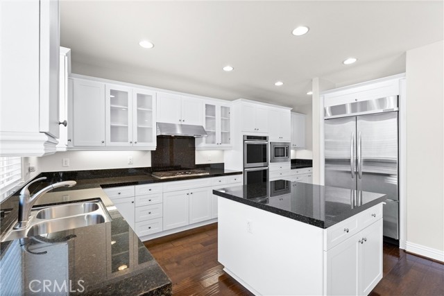 Detail Gallery Image 10 of 49 For 679 E Boxwood Ln, Azusa,  CA 91702 - 5 Beds | 4/1 Baths