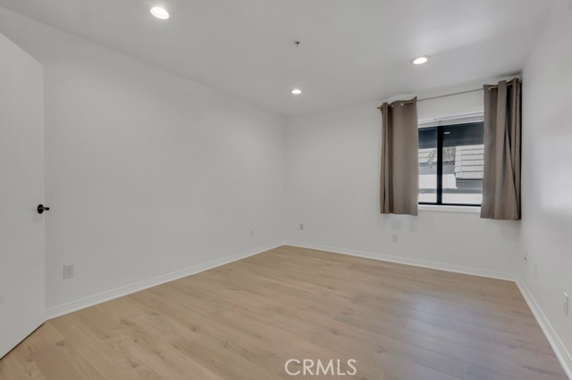 Image 22 of 39 For 17735 Kinzie Street 304