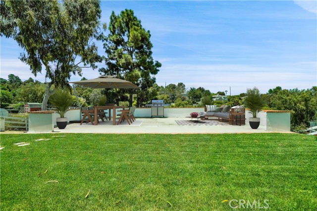 Virtually staged yard