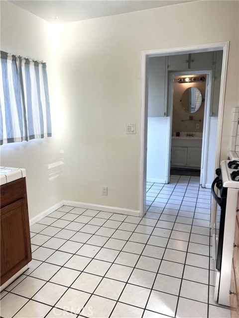 Detail Gallery Image 6 of 28 For 4703 W 118th St, Hawthorne,  CA 90250 - 4 Beds | 2 Baths