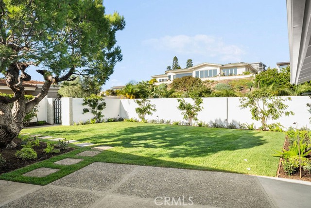 Detail Gallery Image 11 of 32 For 2719 Setting Sun, Corona Del Mar,  CA 92625 - 3 Beds | 2/1 Baths