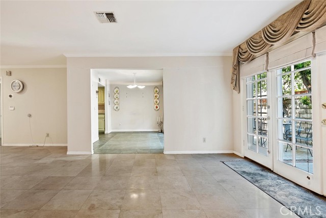 Detail Gallery Image 14 of 40 For 18850 Hatteras St #5,  Tarzana,  CA 91356 - 3 Beds | 2/1 Baths