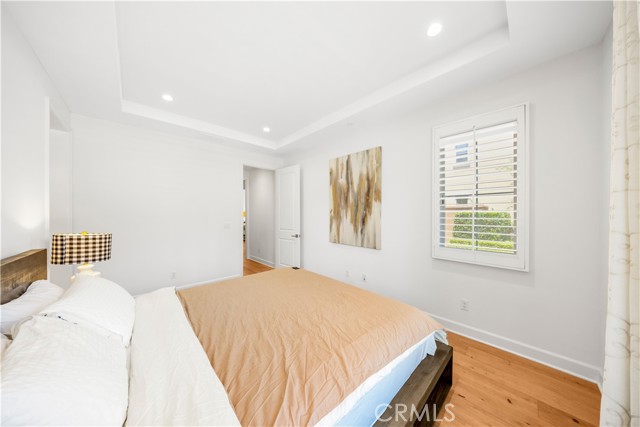 61 Belfast, Irvine CA: https://media.crmls.org/medias/ddb76ecb-cf69-4a4a-91c4-2e80077f51eb.jpg