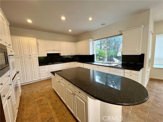 Detail Gallery Image 9 of 36 For 15 Sunningdale, Coto de Caza,  CA 92679 - 4 Beds | 4/1 Baths