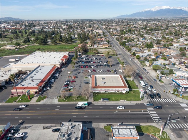 275 9th street, San Bernardino CA: https://media.crmls.org/medias/ddb802d2-cc5d-49af-96e3-0e2ee7105f7a.jpg