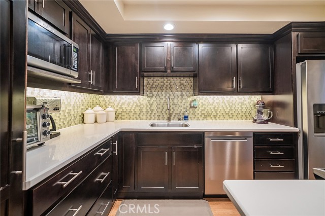 609 Meyer Lane, Redondo Beach, California 90278, 2 Bedrooms Bedrooms, ,1 BathroomBathrooms,Residential,Sold,Meyer,SB21203069