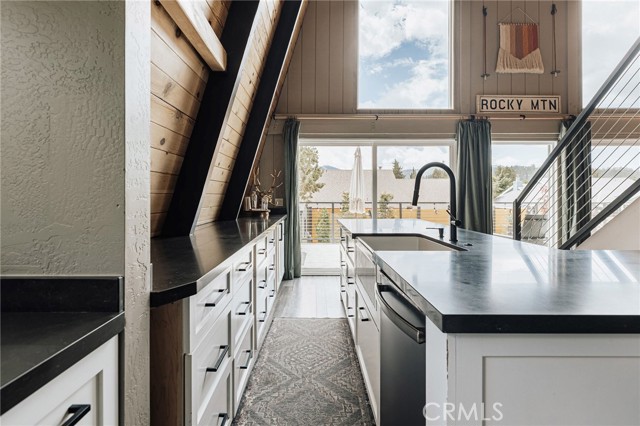 Detail Gallery Image 13 of 43 For 1106 Rocky Mountain Rd, Big Bear City,  CA 92314 - 2 Beds | 2 Baths