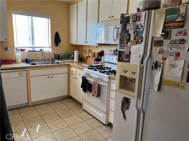591 Katherine Avenue, Oak View CA: https://media.crmls.org/medias/ddb8825e-6295-4cbe-848d-76f7849baceb.jpg
