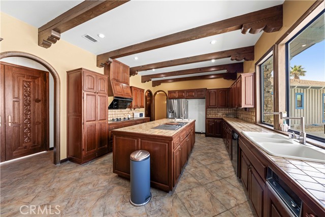 Detail Gallery Image 17 of 65 For 1605 Walter Ct, Colton,  CA 92324 - 4 Beds | 6 Baths