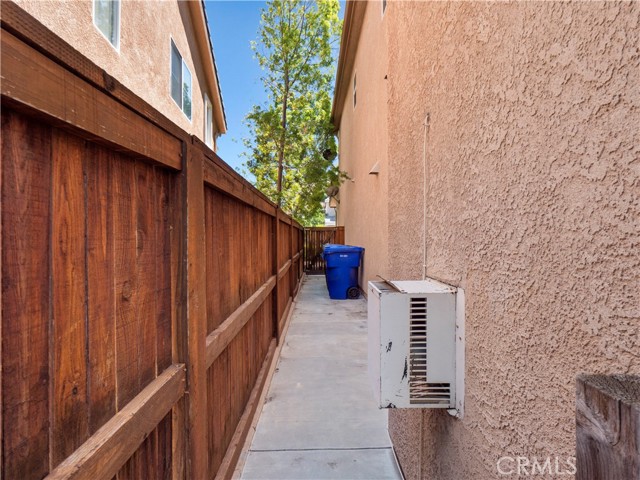 Detail Gallery Image 34 of 37 For 27629 Elkwood Ln, Castaic,  CA 91384 - 3 Beds | 2/1 Baths