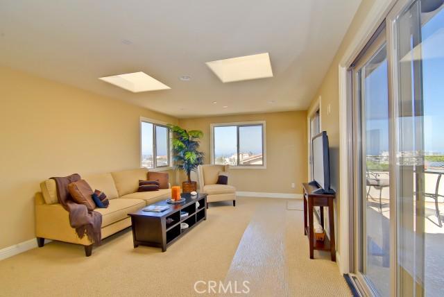 123 Guadalupe, Redondo Beach, California 90277, 4 Bedrooms Bedrooms, ,2 BathroomsBathrooms,Residential,Sold,Guadalupe,S11058570