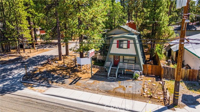 Detail Gallery Image 3 of 43 For 40143 Big Bear Bld, Big Bear Lake,  CA 92315 - 2 Beds | 1/2 Baths