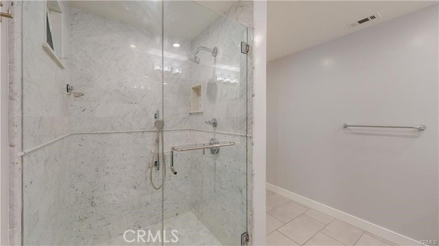 Detail Gallery Image 29 of 50 For 3119 Mesa Verde Dr, Burbank,  CA 91504 - 4 Beds | 3 Baths