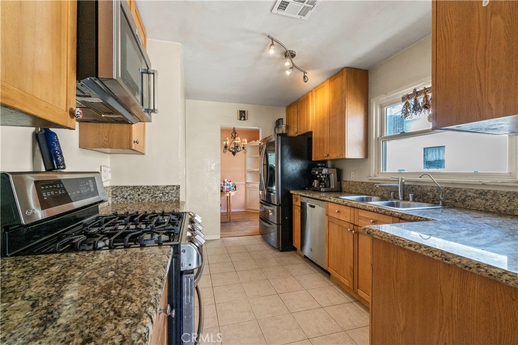 MLS #SR25061239 img 1