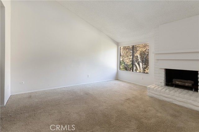 Detail Gallery Image 9 of 16 For 2512 N Tustin #D,  Santa Ana,  CA 92705 - 4 Beds | 2/1 Baths