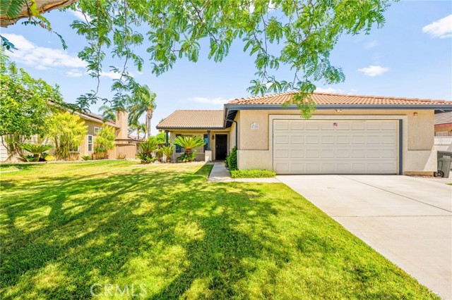 2755 Cambridge Avenue, Hemet CA: https://media.crmls.org/medias/ddba322a-81d4-417c-b7c9-5e447e53e500.jpg