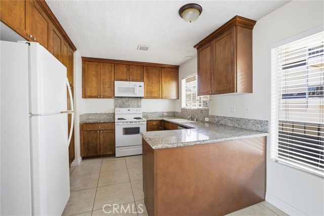 Detail Gallery Image 13 of 53 For 240 Moss St #8,  Laguna Beach,  CA 92651 - 2 Beds | 2 Baths