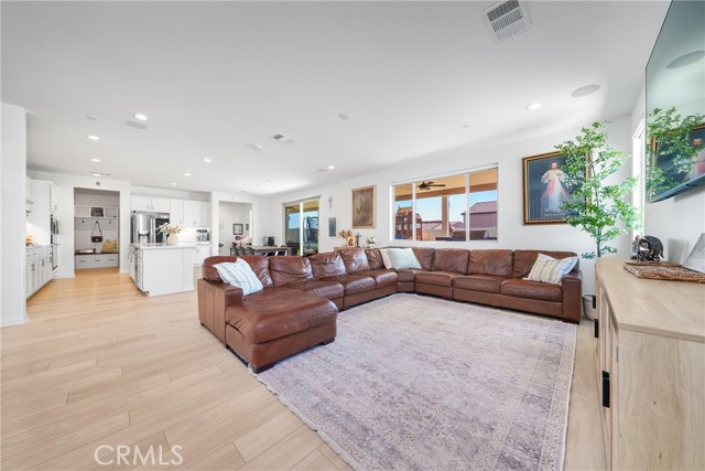12829 Stags Leap Dr, Riverside CA: https://media.crmls.org/medias/ddba41a4-f0fc-4f9a-8640-d7a024be7052.jpg
