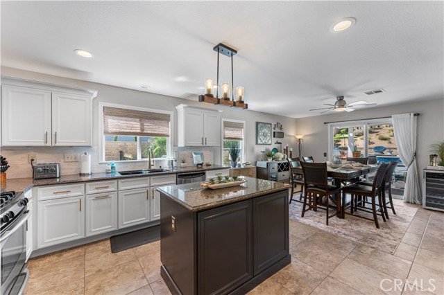Detail Gallery Image 34 of 75 For 41011 via Tranqilo, Palmdale,  CA 93551 - 3 Beds | 3 Baths