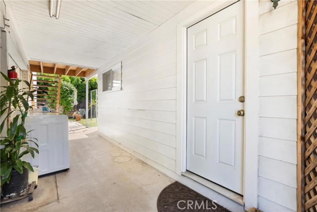 308 Flower Street, Costa Mesa CA: https://media.crmls.org/medias/ddbafc84-5e01-4334-a5a0-3e0aac7239bc.jpg