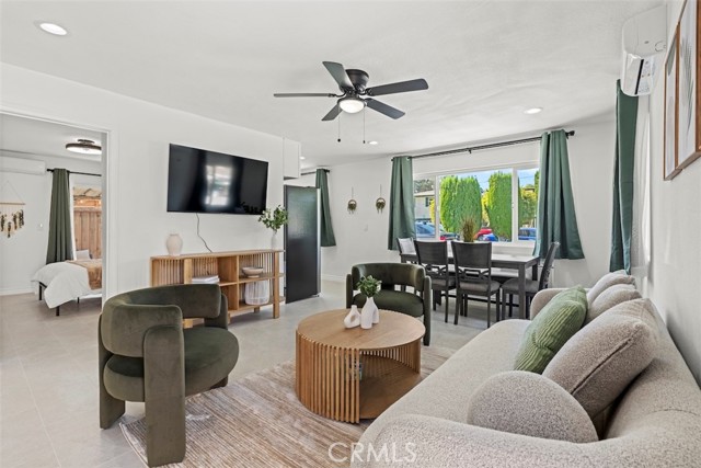 Detail Gallery Image 2 of 30 For 1101 Bonita St, Tustin,  CA 92780 - 3 Beds | 4 Baths